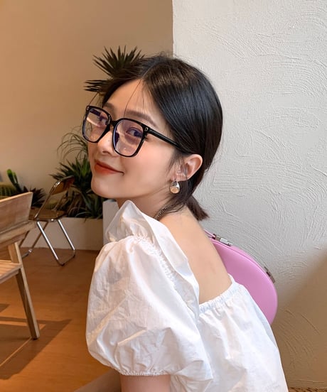 "D" glasses