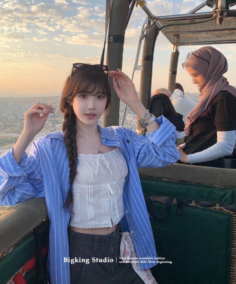 JENNIE着用同型】White Lace Square Tops | glancetokyo