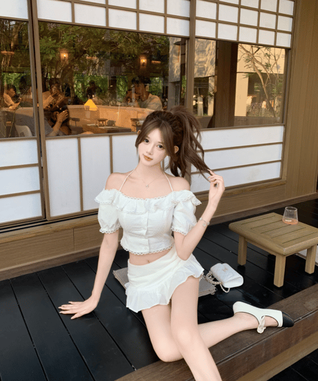 Lace Off-Shoulder Setup