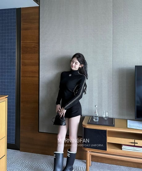 Embroidery Turtleneck Knit Top【Black】