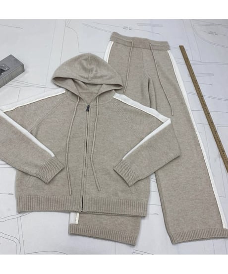 Cashmere Knit Setup