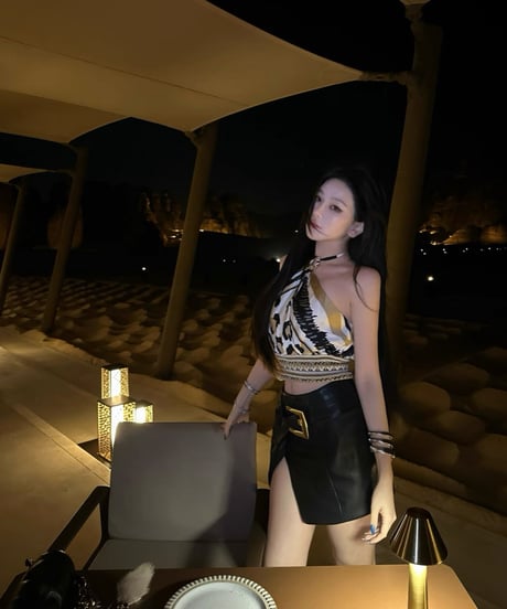 Gold Buckle Leather Skirt【Black】