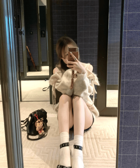 Lace-up knit Sweater