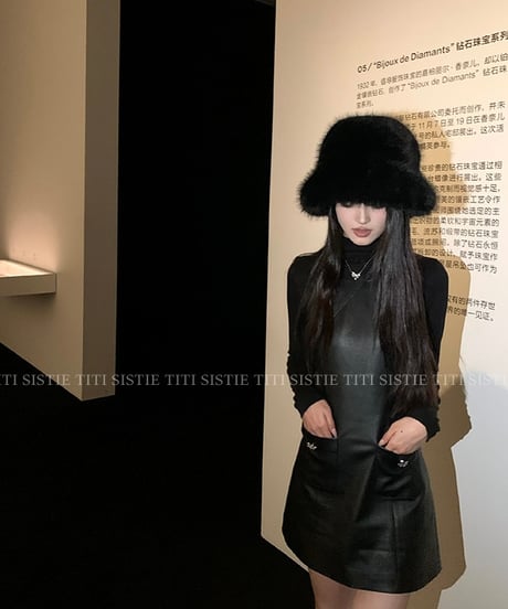 Matte PU leather OP & Soft Cashmere Turtleneck