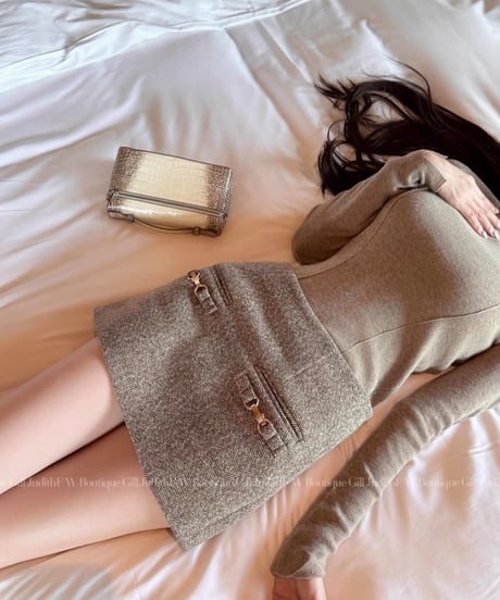 Brown Wool Turtleneck & Wool Herringbone Skirt【※在庫あり5日以内配送】