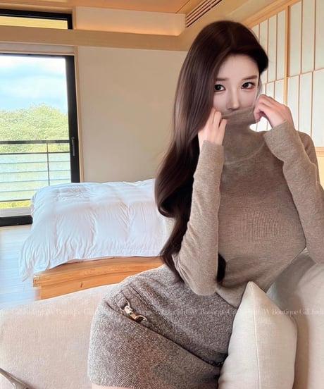 Brown Wool Turtleneck & Wool Herringbone Skirt【※在庫あり5日以内配送】