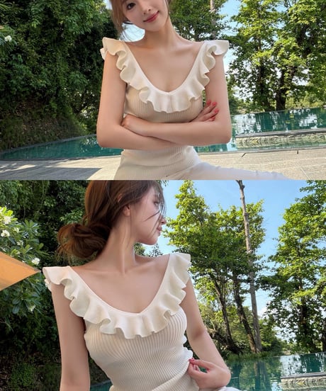 Frill V-neck Knit Top