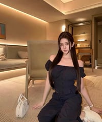 Puff-Sleeve Frill Tops