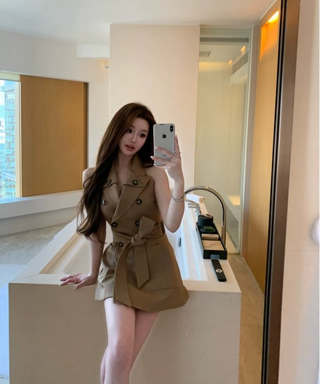 V-neck Sleeveless Tailored OP