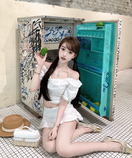 Lace Off-Shoulder Setup