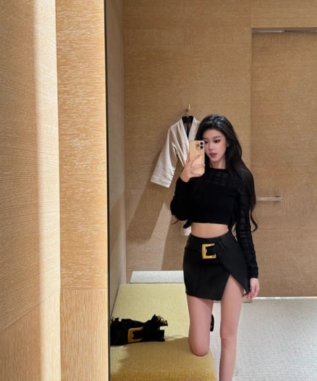 Gold Buckle Leather Skirt【Black】