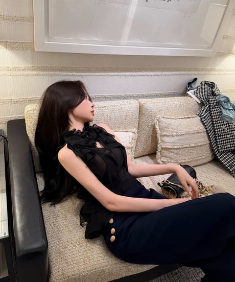 Layered Ruffle Sleeveless Top【Black】