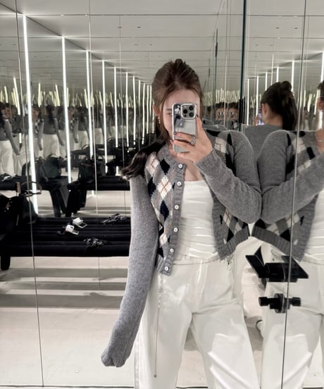 Diamond Pattern Round Neck Cardigan