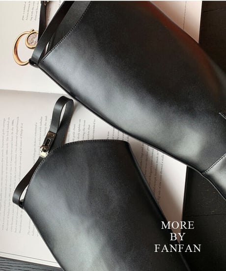 【在庫あり3-5日配送】Strap Long Loose Boots