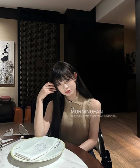 Ribbon Collar Sleeveless Knit Top