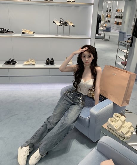 Feminine Bijou Denim Pants