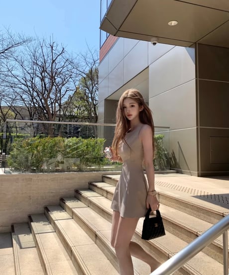 Elegant Sleeveless Dress