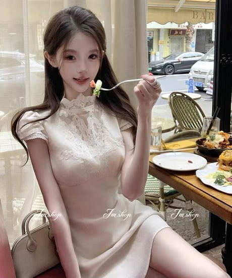 Puff-Sleeve Lace Dress