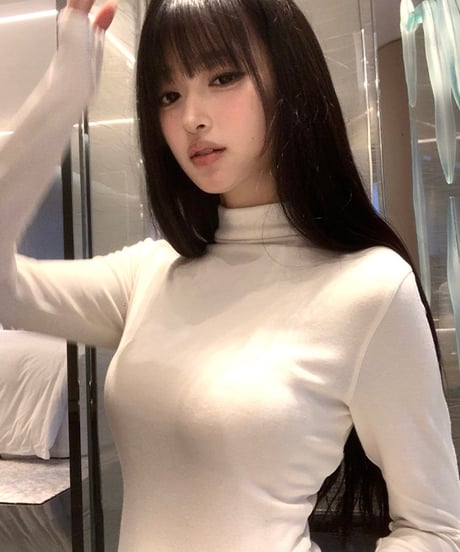 Matte PU leather OP & Soft Cashmere Turtleneck