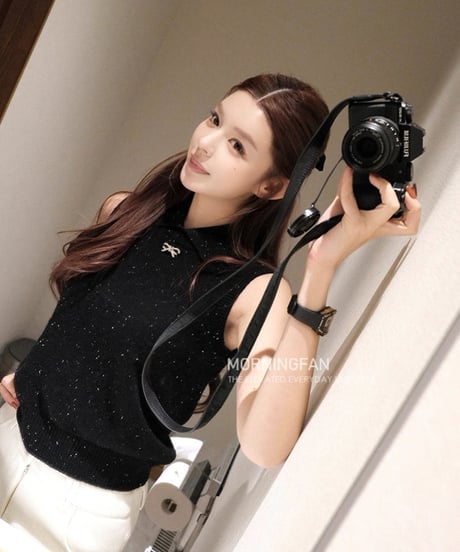 Ribbon Collar Sleeveless Knit Top