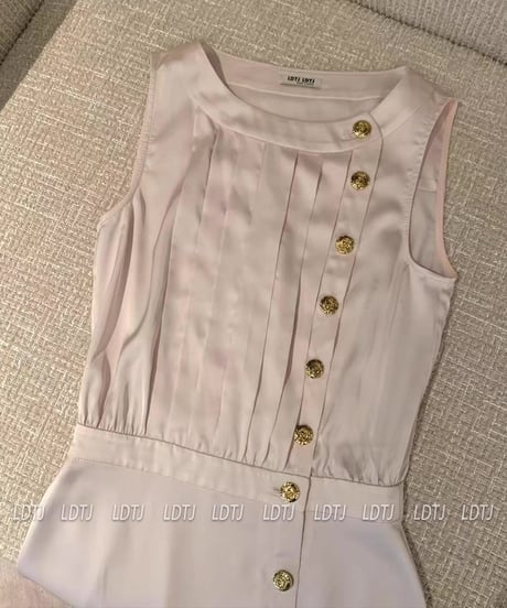 Elegant Pleats OP