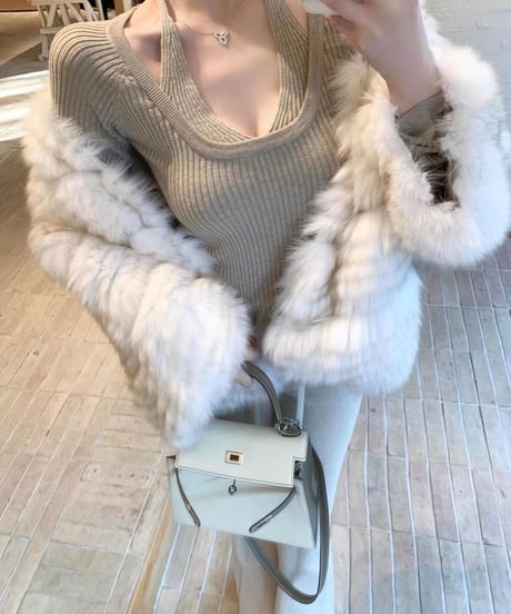 Layered Vneck  Knit Sleeve