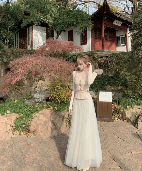 Elegant Mesh Pleate Long Skirt
