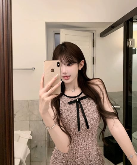 Feminine Contrast Dress