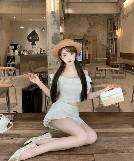 Lace Off-Shoulder Setup