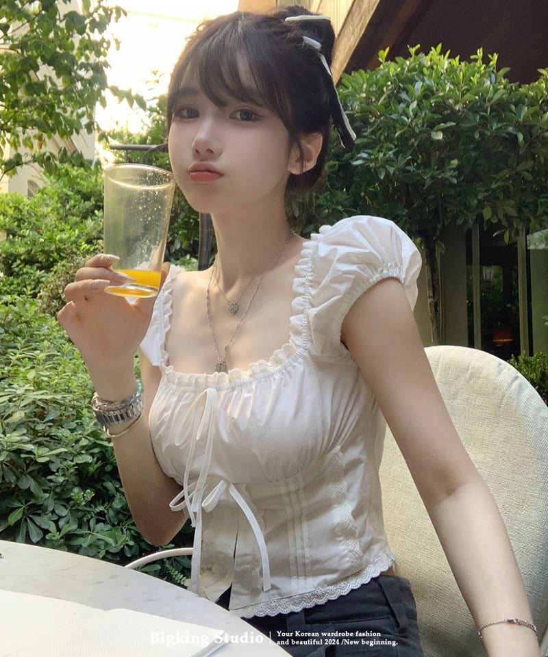 JENNIE着用同型】White Lace Square Tops | glancetokyo