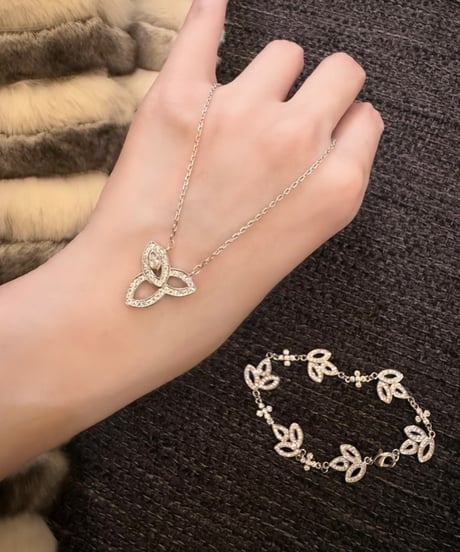 Leaf Silver Necklace