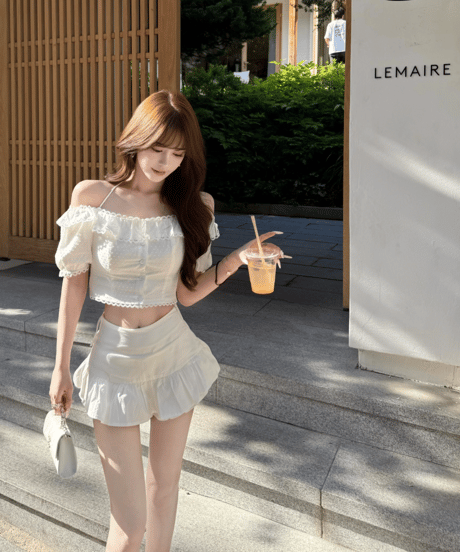 Lace Off-Shoulder Setup