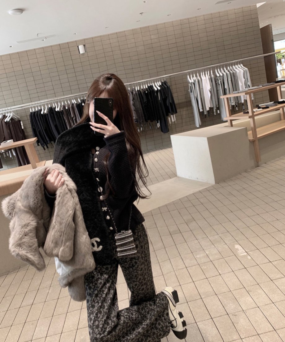 6745068f9a7b21026e774ca2