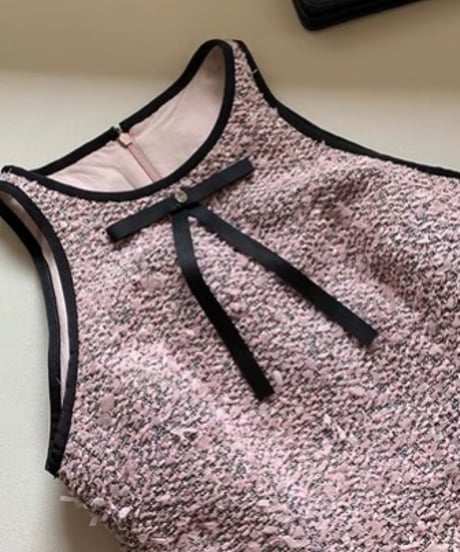 Feminine Contrast Dress