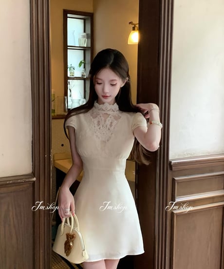 Puff-Sleeve Lace Dress