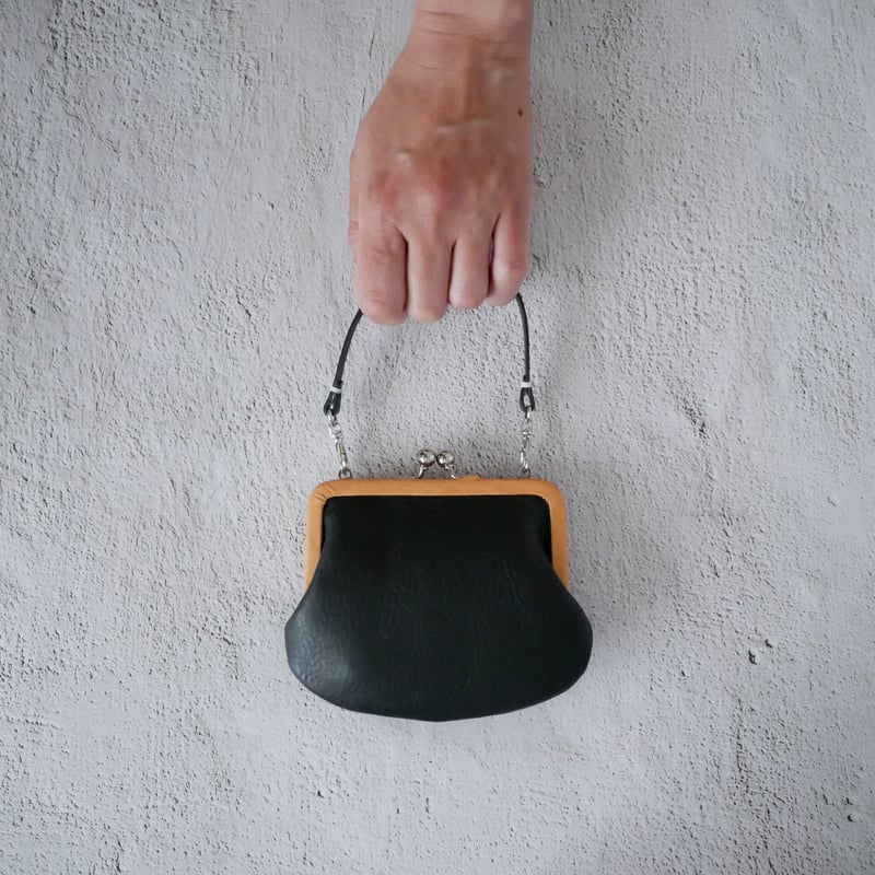 ハンドル付きがま口財布」 ブラックxナチュラル | RECHTECK