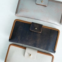 「フレームウォレット・LONG」ネイビー x ベージュ