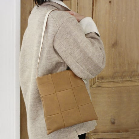 tile one shoulder bag 「やわらかカーフの肩掛けバック」camel
