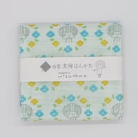 mizutama　白雪友禅はんかち　お花柄（ブルー）