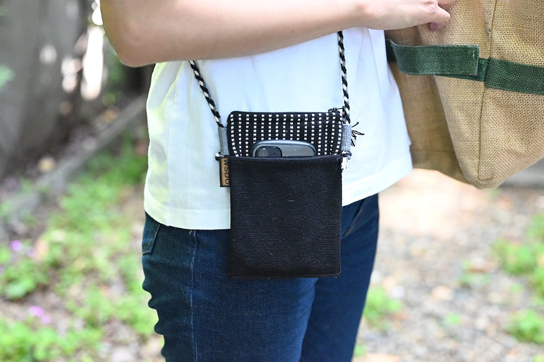 手織布のスマホショルダーバッグ | Craftlink オンラインショップ 手織布のスマホショルダーバッグ | Craftlink オンラインショップ