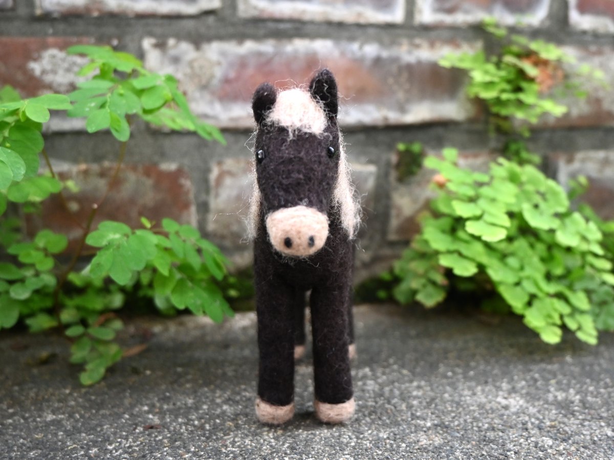 ウ*ギ様 羊毛フェルト　小さなチャグチャグ馬子 チャグチャグ馬コ （茶系） 【まゆっこ】／ 繭 まゆ 繭飾り まゆ飾り
