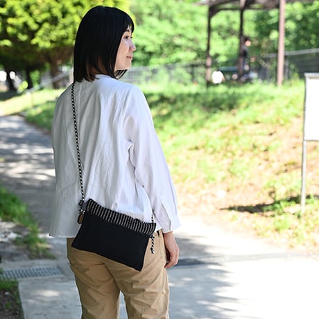 手織布のサコッシュ