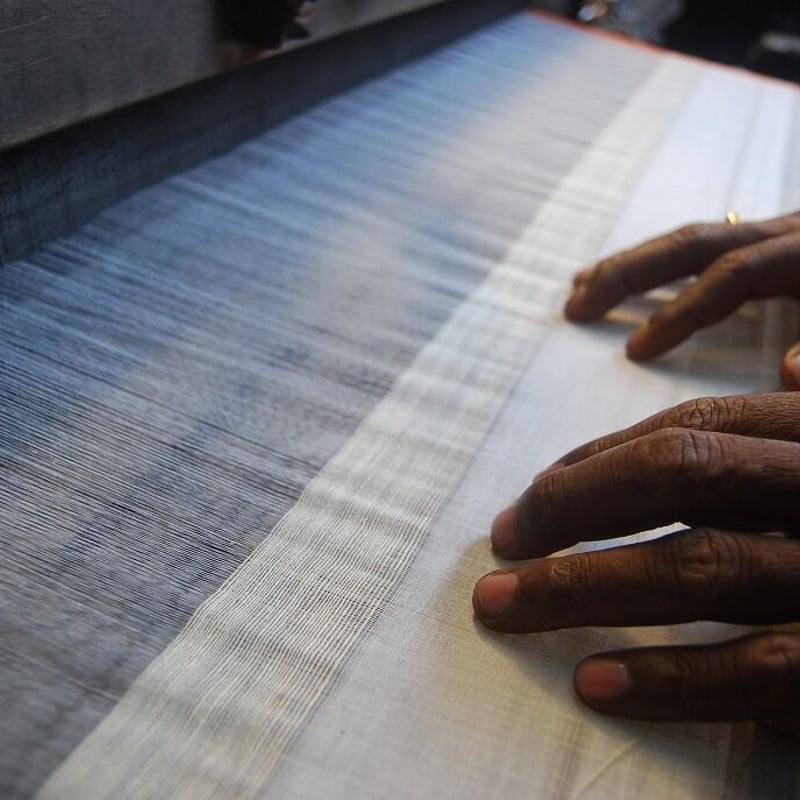 残りわずか】ジュートコットン手織スカーフ藍染絞り｜31436  