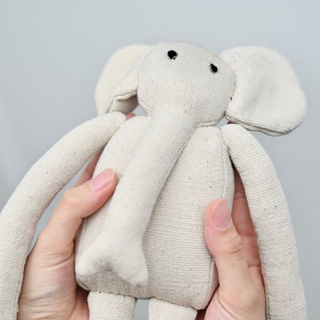 カーテンホルダーにもなる 手足の長いゾウ | 39139