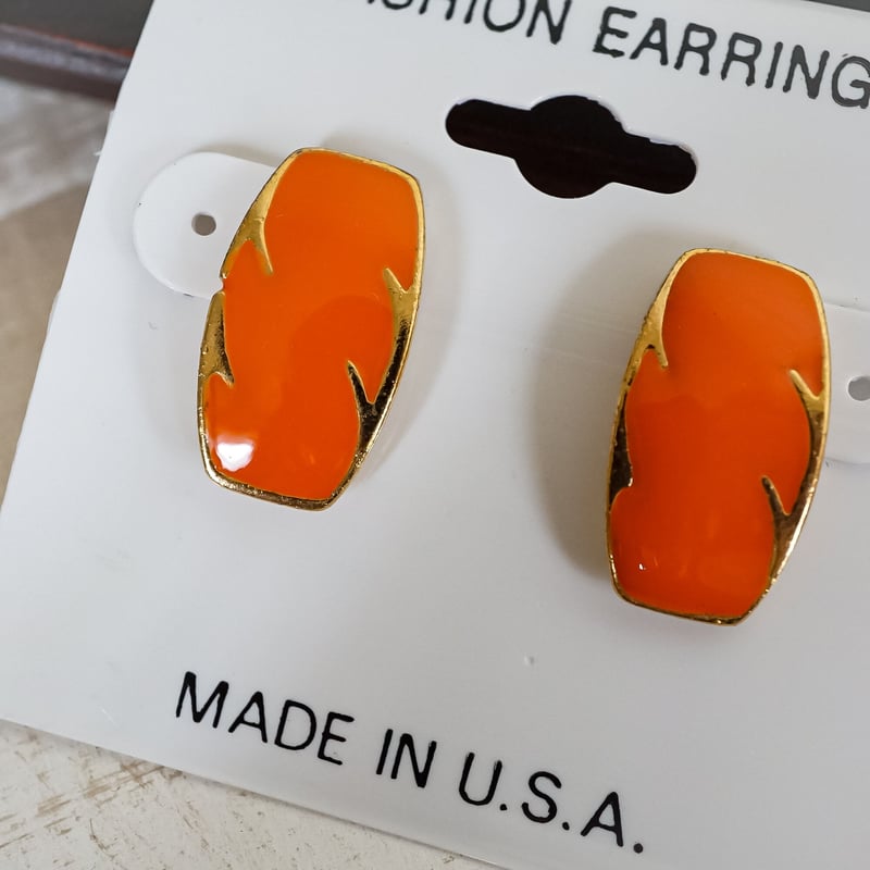 bb1B◇80年代アメリカヴィンテージピアス オレンジエナメル | Ortoon Beads