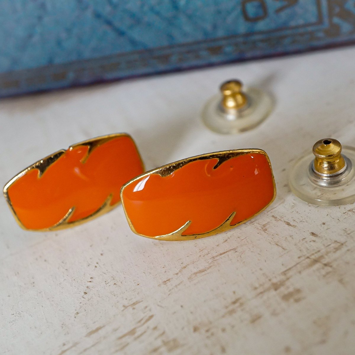 bb1B◇80年代アメリカヴィンテージピアス オレンジエナメル | Ortoon Beads