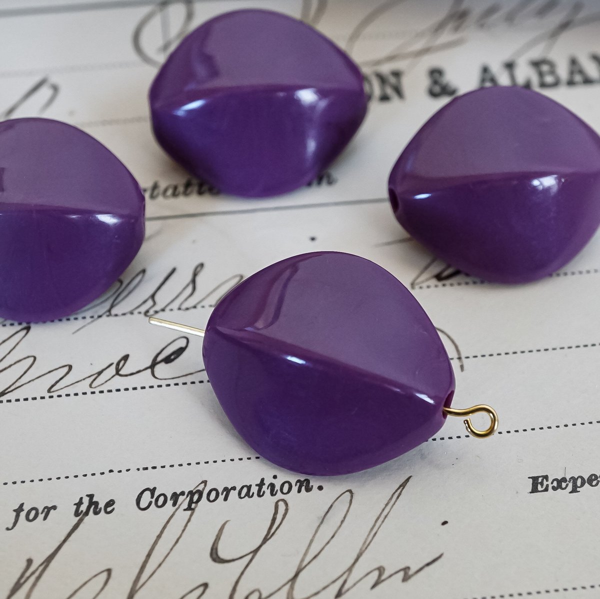 ビンテージビーズ 楽天市場】ビーズ パーツ アンティークビーズ風仕上げ 赤 オールド