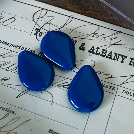 jh35◆3個◆ヴィンテージビーズ25x18mm ブルーフラット