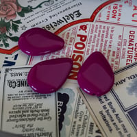jh38◆3個◆ヴィンテージビーズ25x18mm フシアフラット