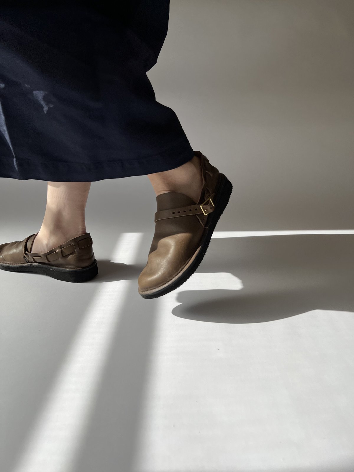 Liliy⭐︎様【未使用品】オーロラシューズ ミドルイングリッシュ ブラック オーロラシューズ ミドル イングリッシュ col,Black | リネン服と